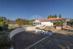 Moradia T5 à venda em Guimarães