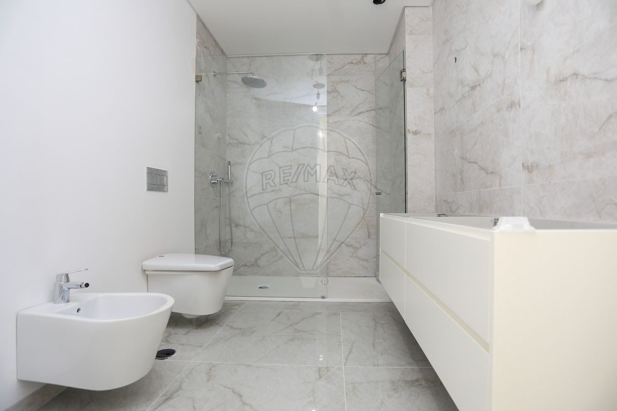 Moradia T3 à venda em Odivelas