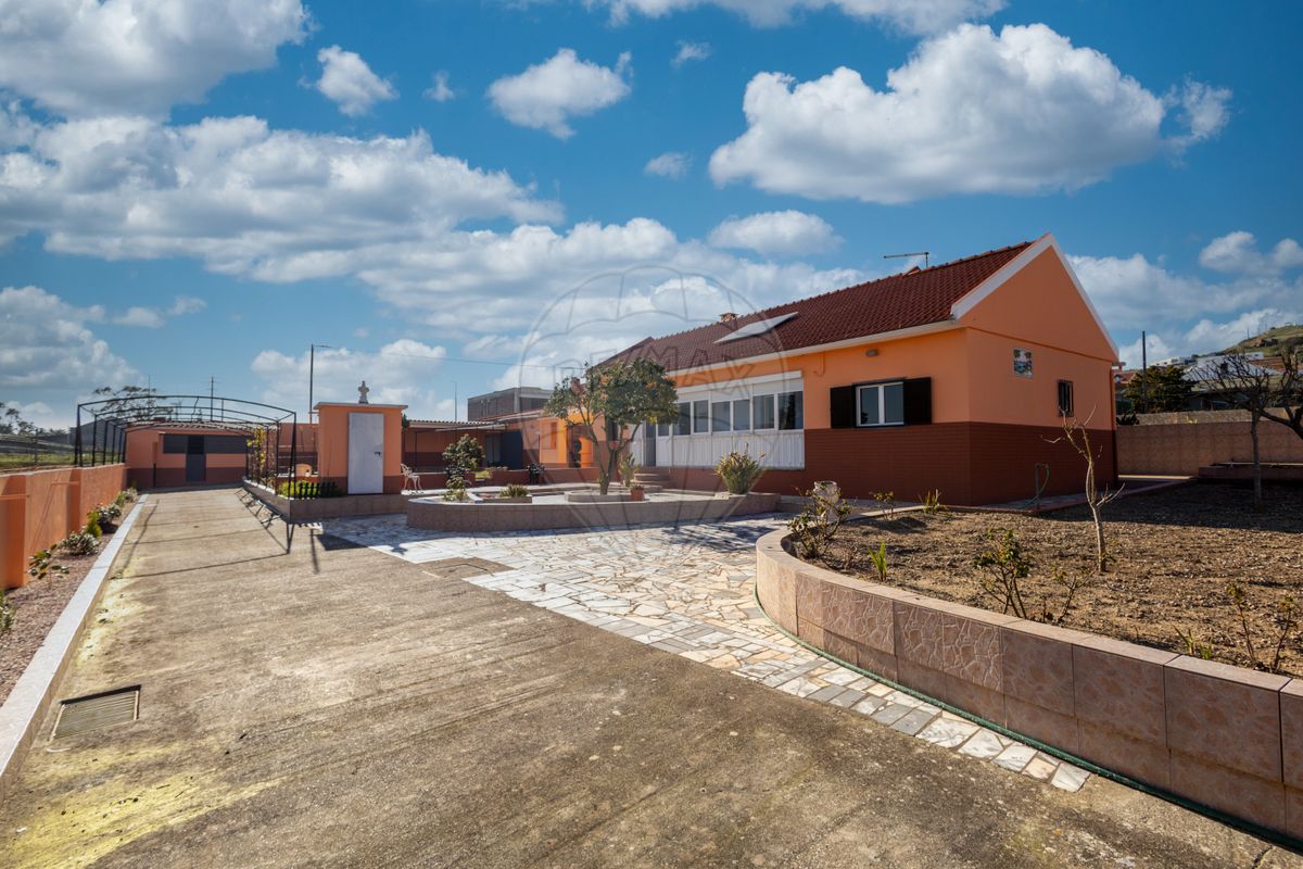 Moradia T3 à venda em Tocadelos