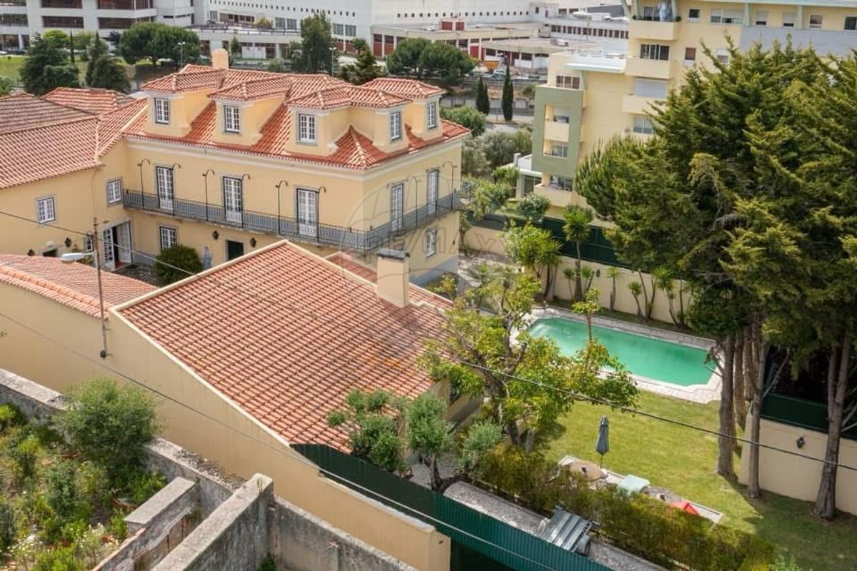 Moradia T8 à venda em Lisboa