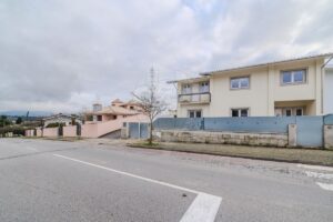 Moradia T4 à venda em São João da Madeira