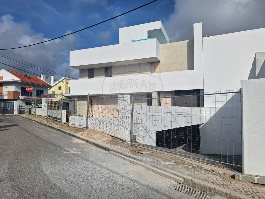 Moradia T3 de luxo à venda em Cascais