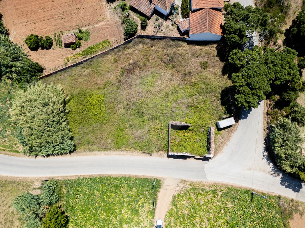 Moradia T0 à venda em Casal Vale da Quinta