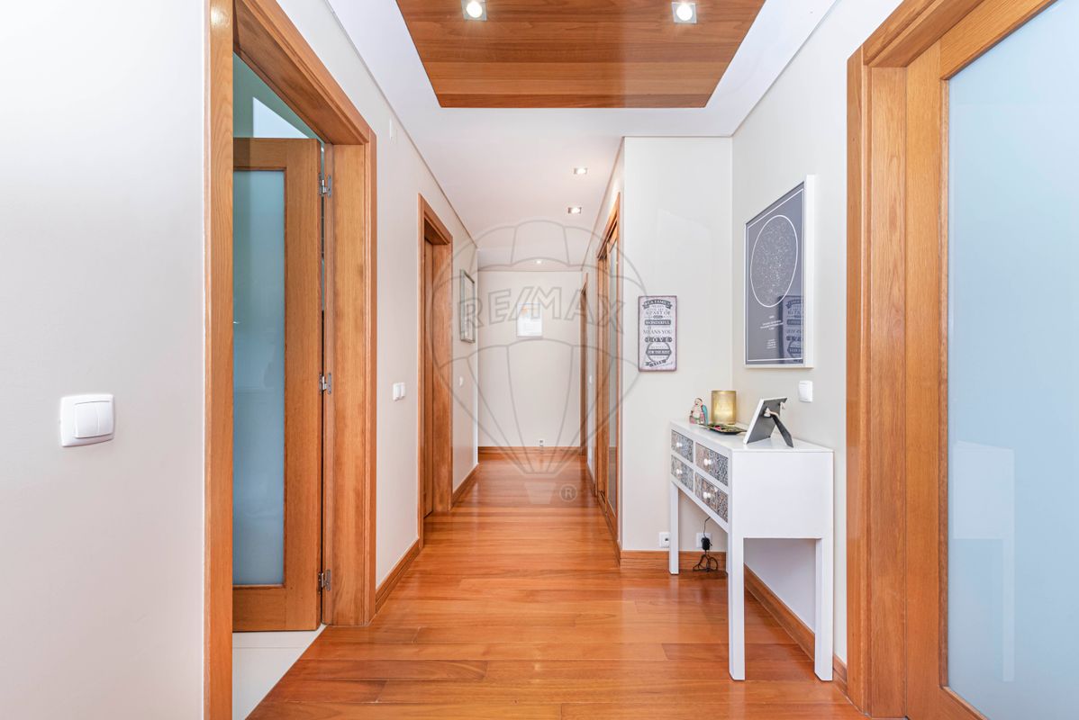 Apartamento T2 à venda em Belas Club de Campo