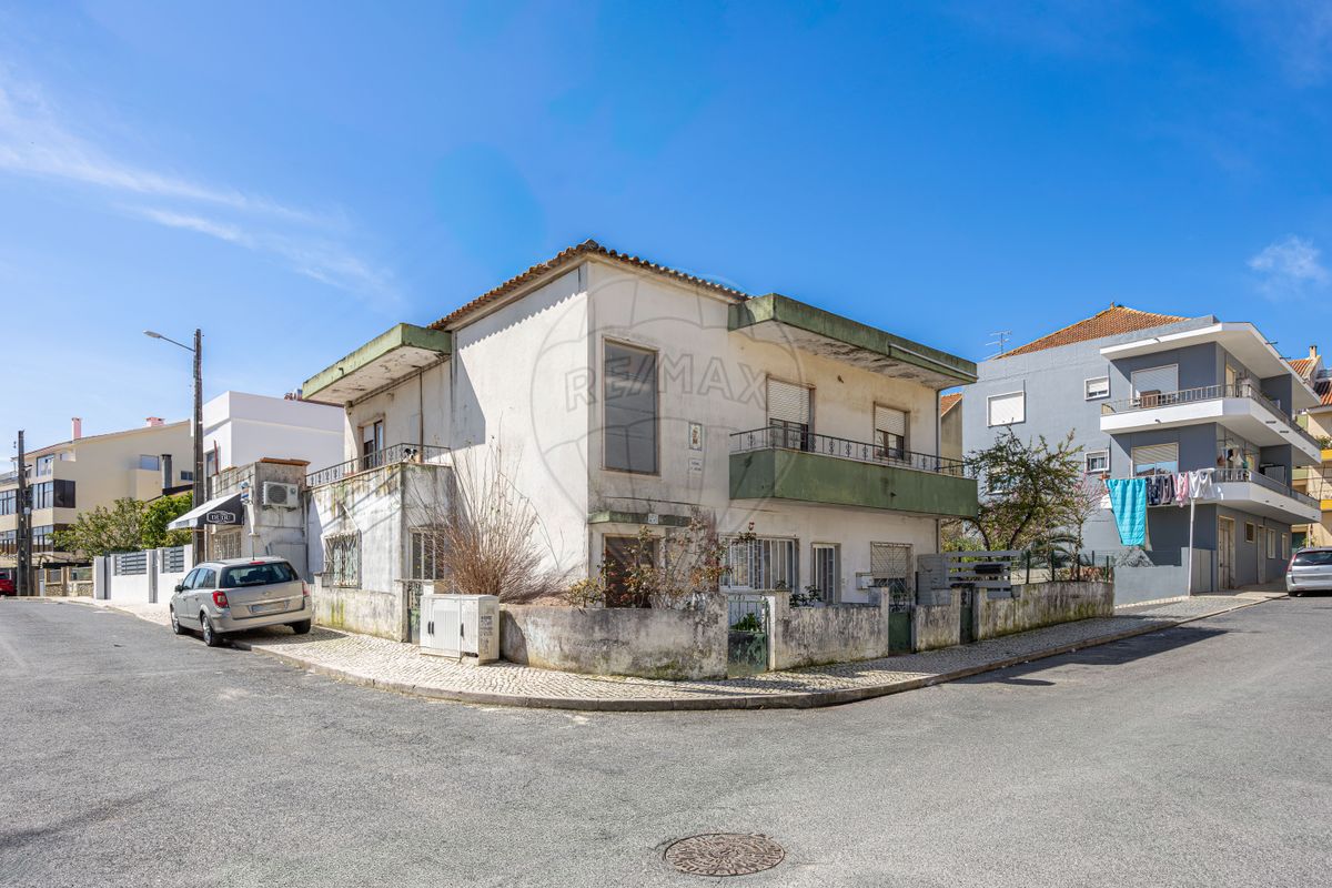 Moradia T5 à venda em Loures