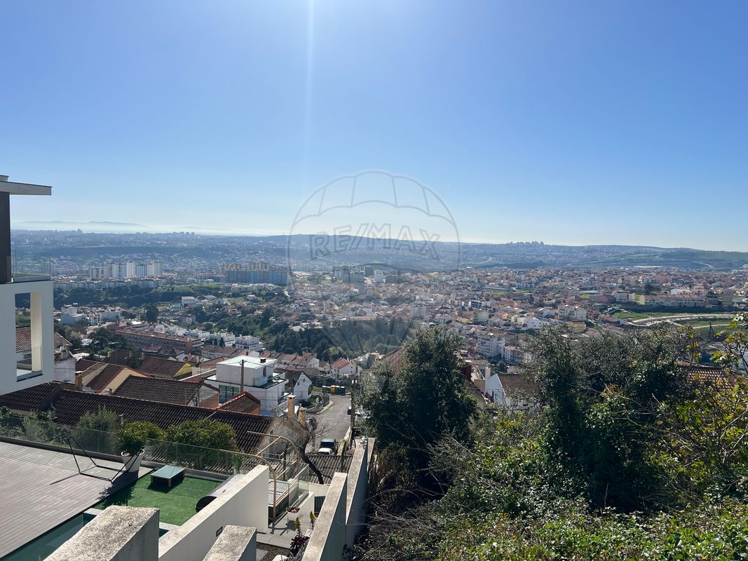 Terreno  à venda em Odivelas