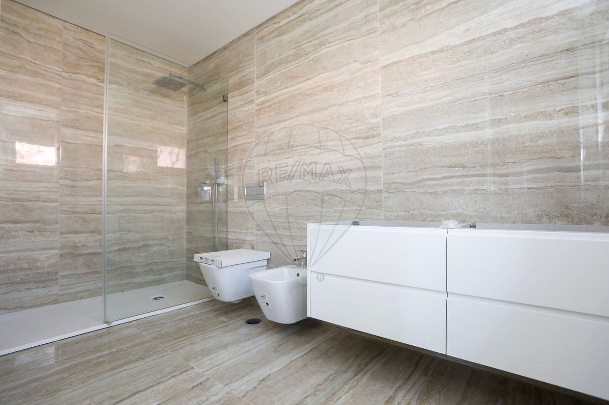 Moradia T3 à venda em Odivelas