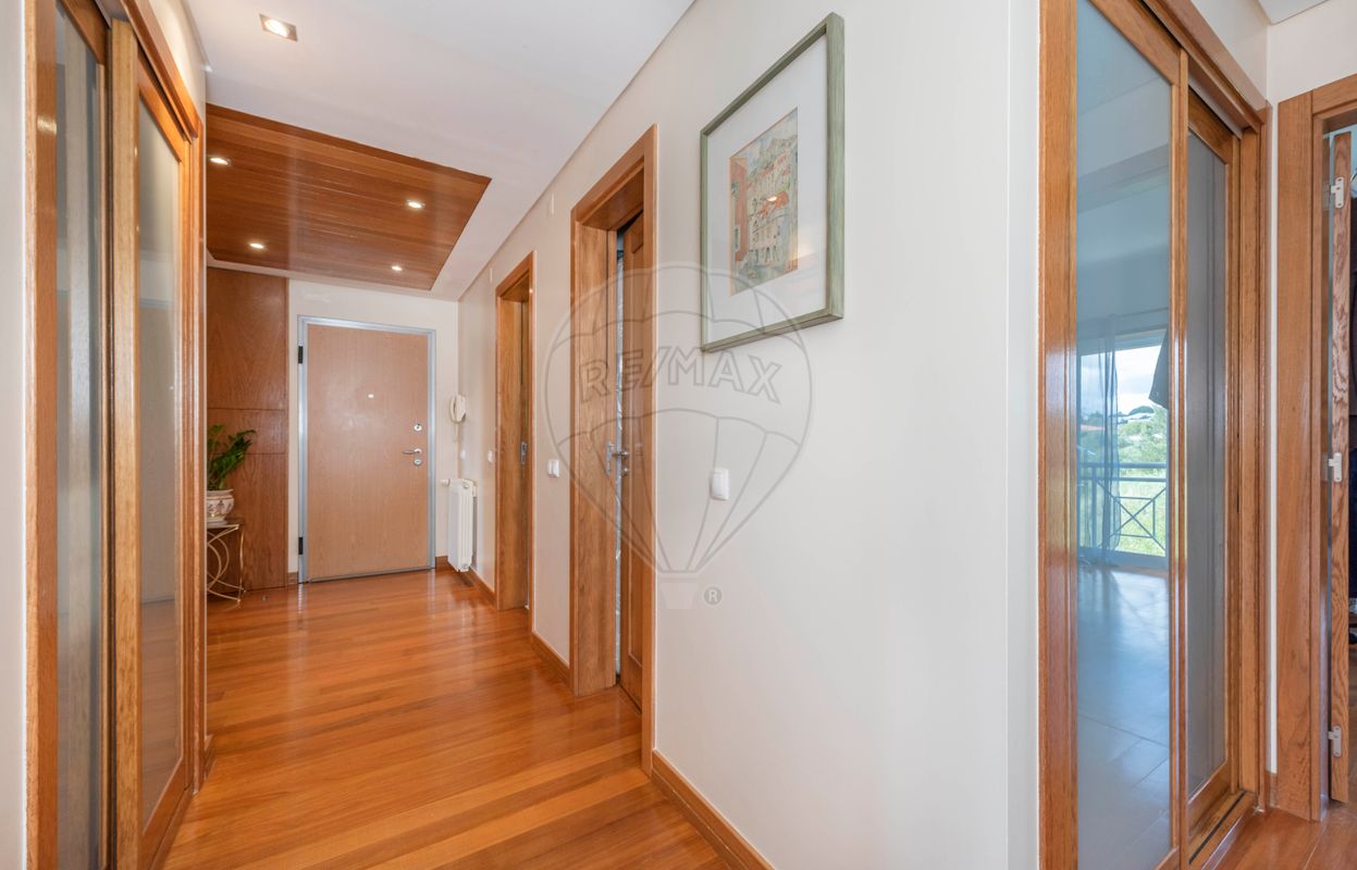 Apartamento T2 à venda em Belas Club de Campo