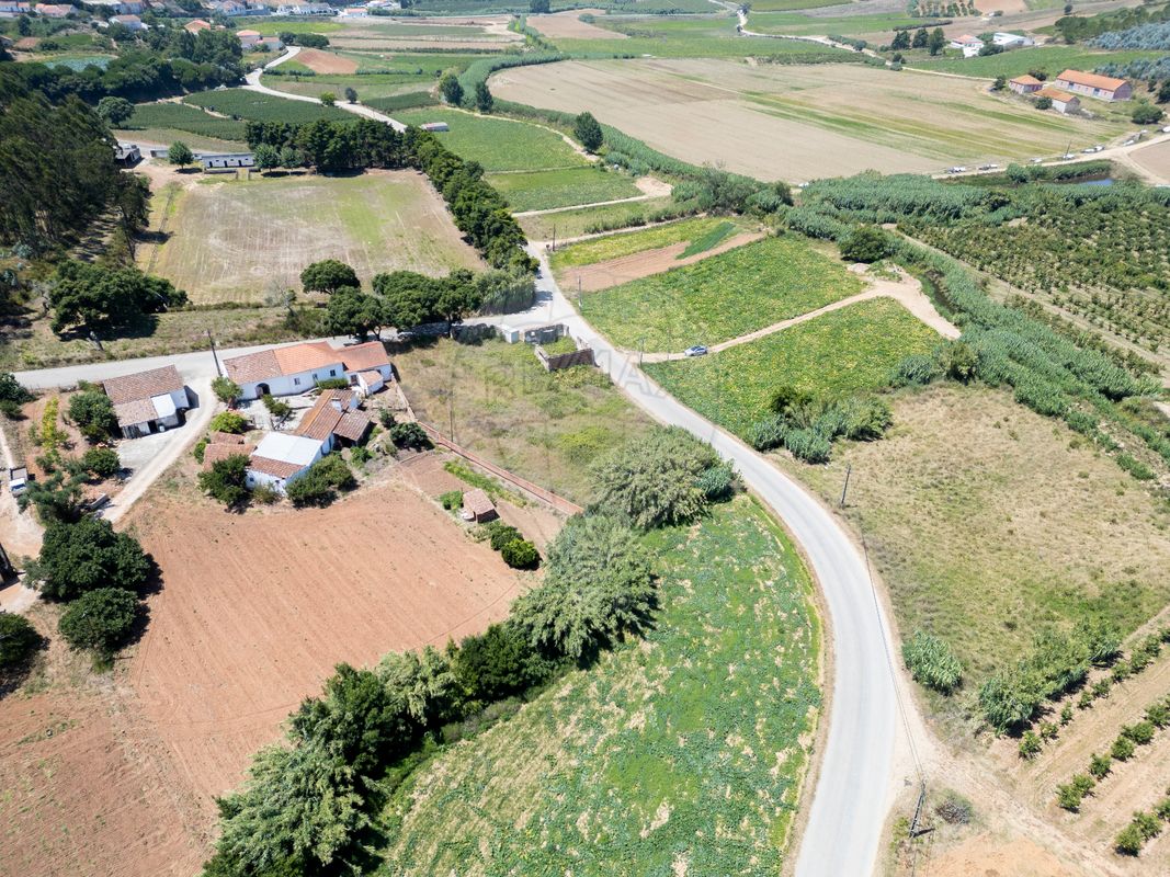 Moradia T0 à venda em Casal Vale da Quinta