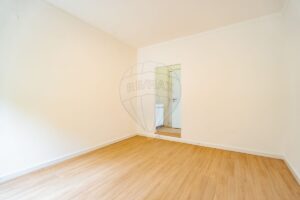 Apartamento T3 à venda em Coimbra(Sé Nova,Sta Cruz,Almedina e S.Bartolomeu)