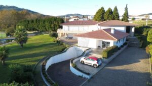 Moradia T5 à venda em Guimarães