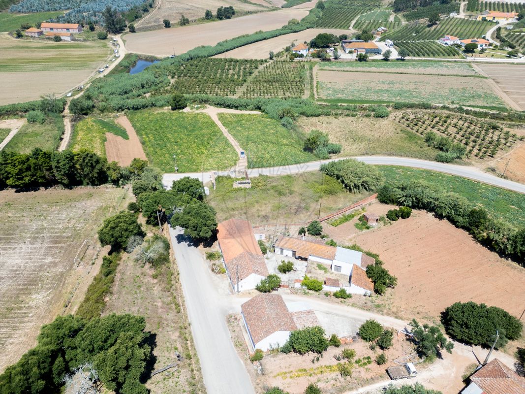 Moradia T0 à venda em Casal Vale da Quinta