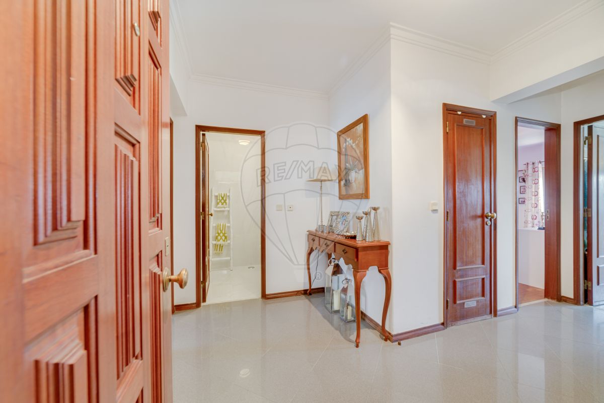 Apartamento T4 à venda em Odivelas