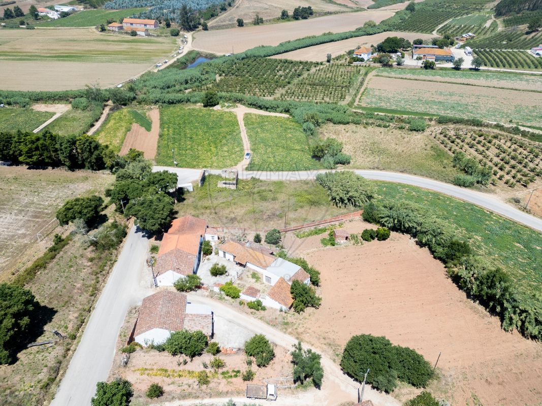 Moradia T0 à venda em Casal Vale da Quinta