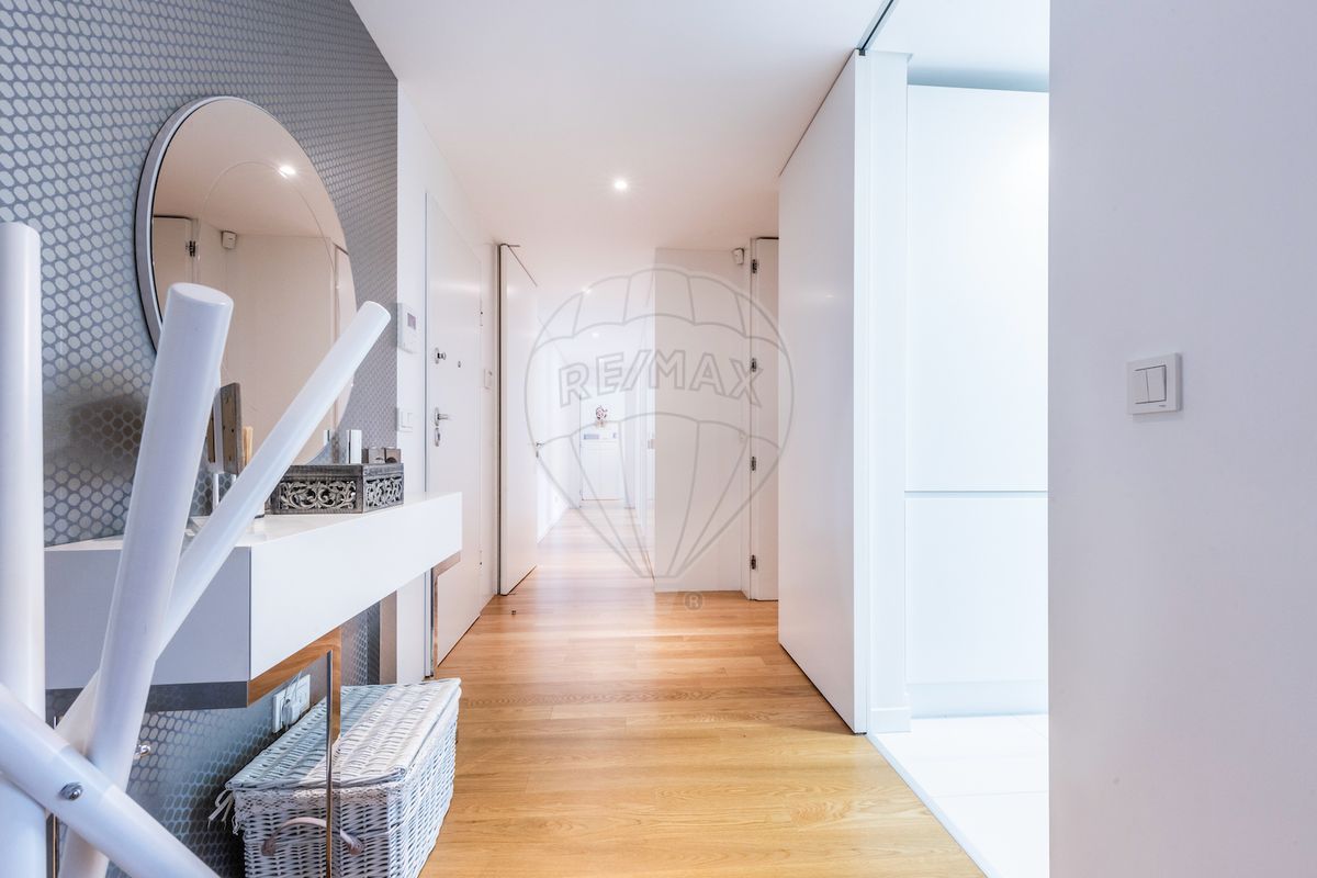 Apartamento T3 à venda em Alto dos Moinhos