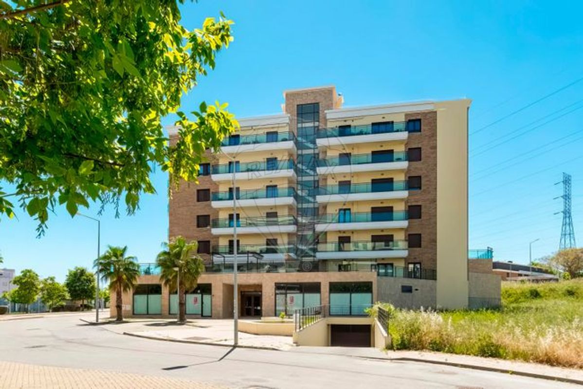 Apartamento T4 à venda em Loures