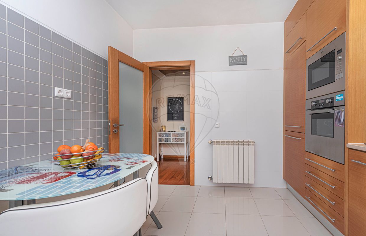 Apartamento T2 à venda em Belas Club de Campo