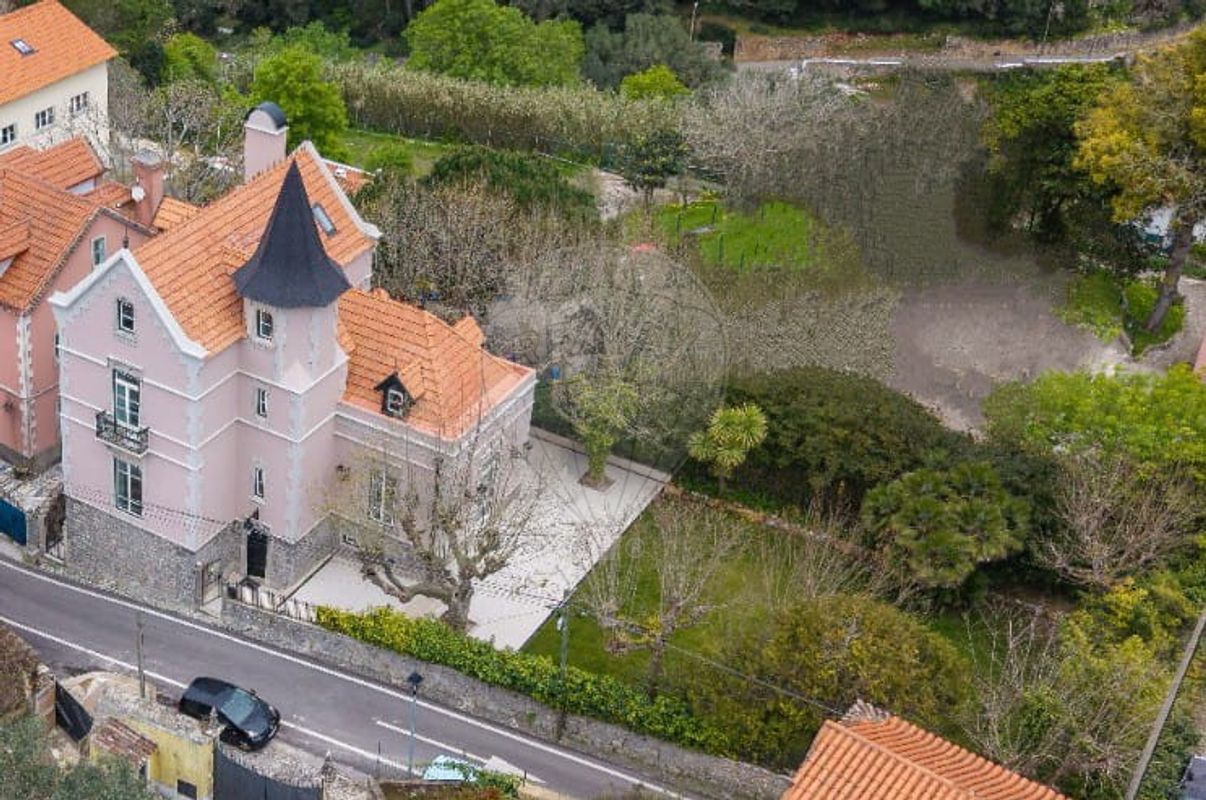 Moradia T5 de luxo à venda em Sintra