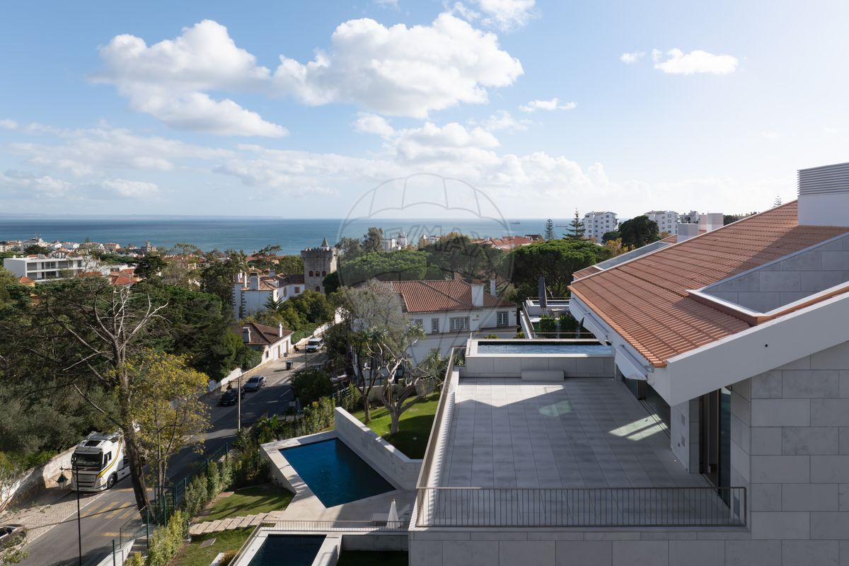 Duplex T3 de luxo à venda em Monte do Estoril