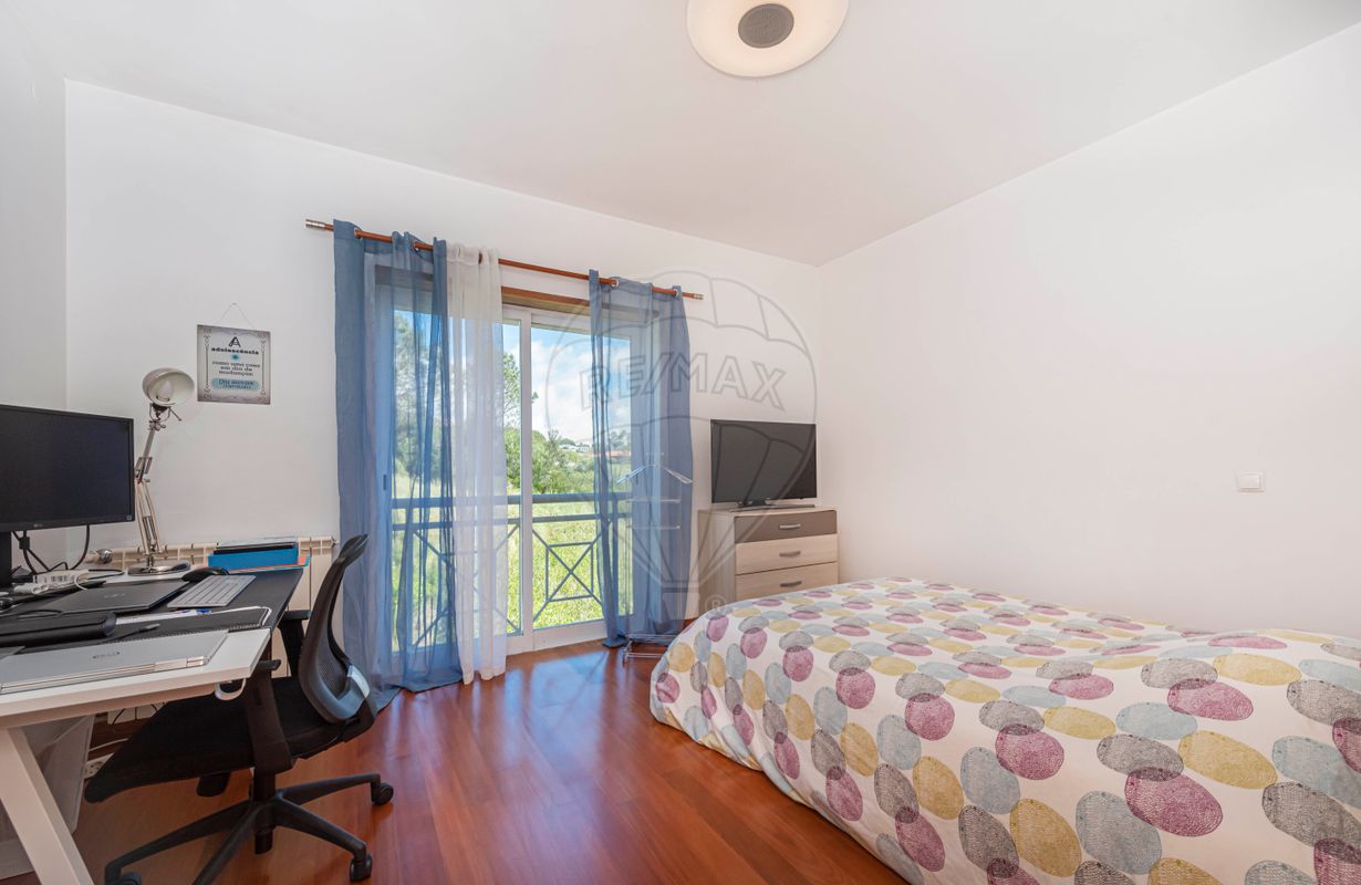 Apartamento T2 à venda em Belas Club de Campo