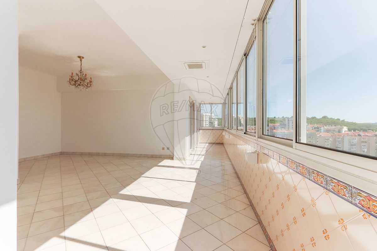 Apartamento T3 à venda em Oeiras