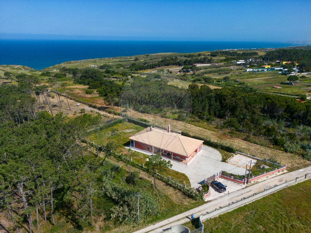 Moradia T4 de luxo à venda em Magoito